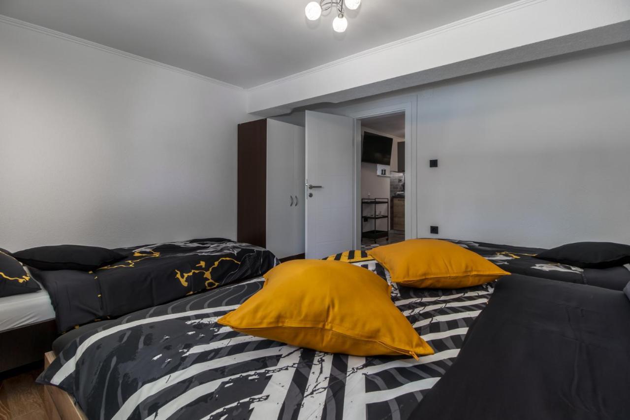 Apartments Mila Klenovica Exterior photo